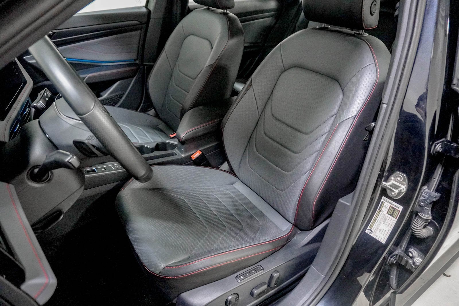 Used 2025 Volkswagen Jetta GLI Autobahn image 18