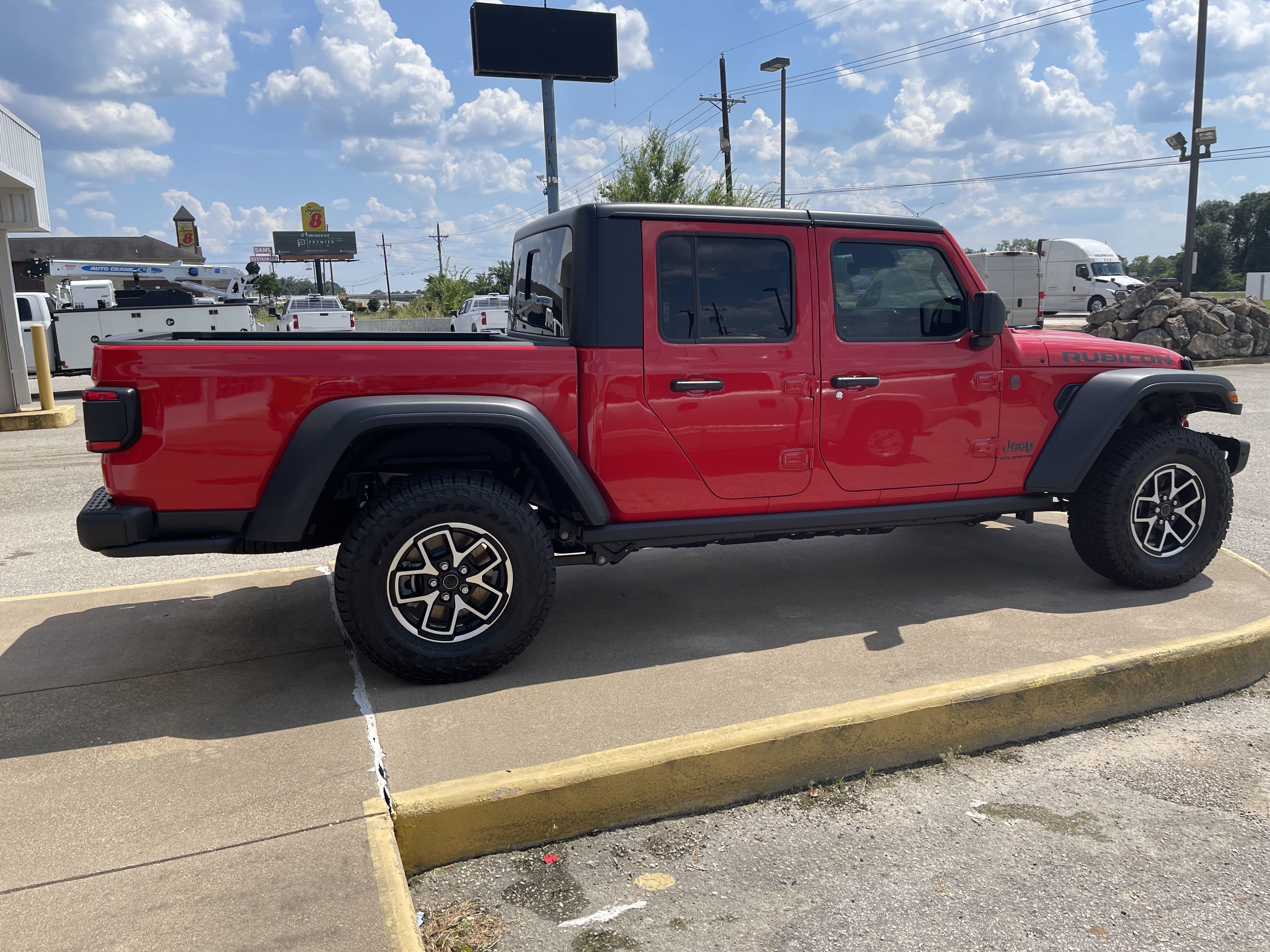 New 2025 Jeep Gladiator Rubicon image 3