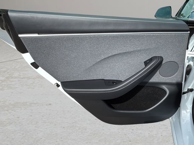 Used 2025 Tesla Model 3 image 17