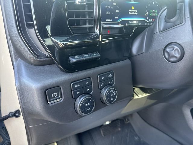 Used 2023 Chevrolet Silverado 1500 ZR2 w/ Technology Package image 33