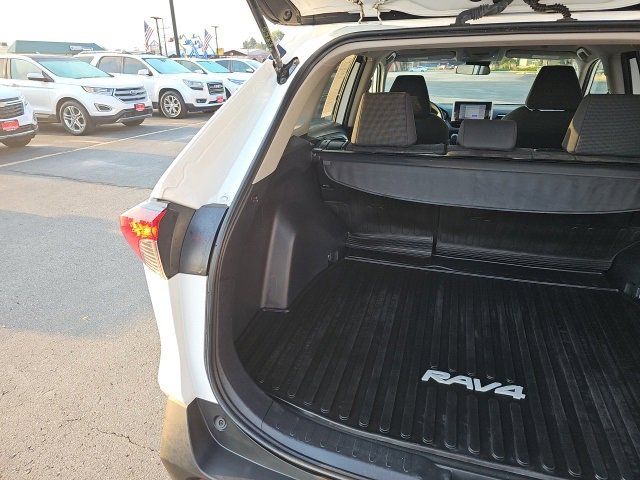 Used 2023 Toyota RAV4 LE image 9