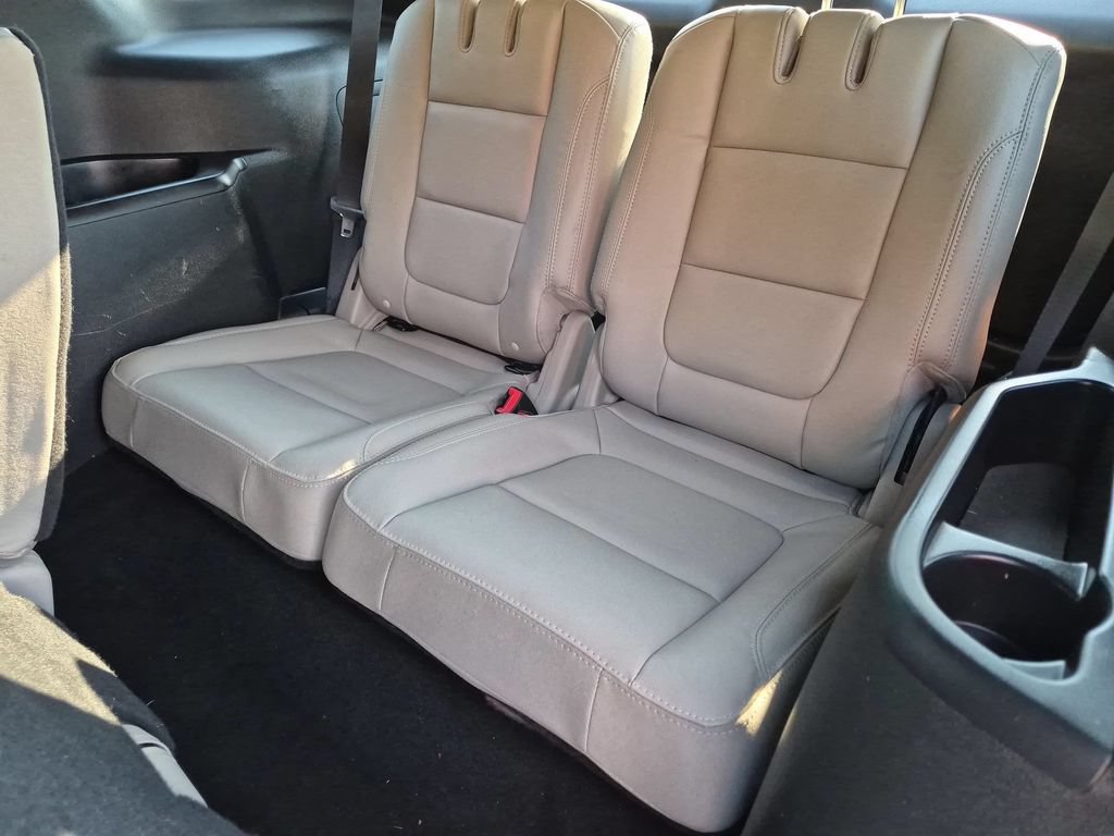 Used 2019 Ford Explorer XLT w/ Equipment Group 202A AWD/4WD image 20