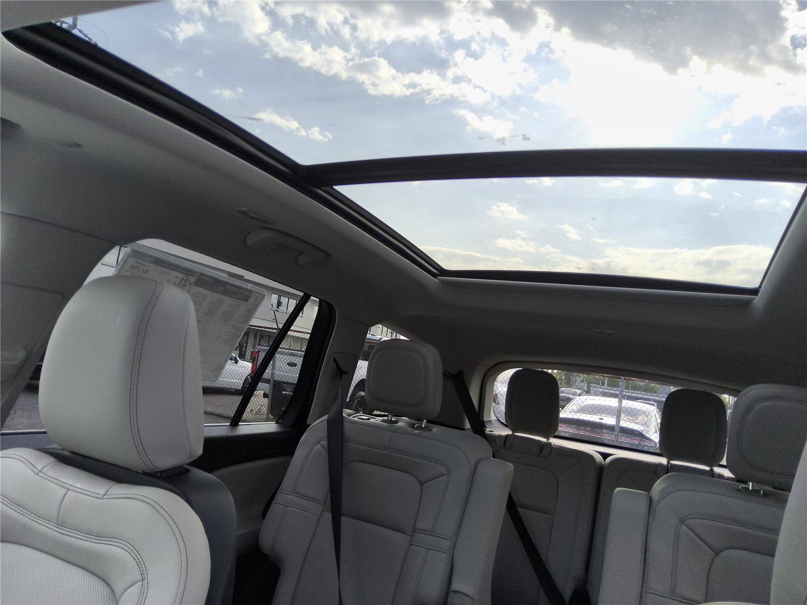 New 2026 Lincoln Aviator Reserve w/ Illumination Package RWD image 17