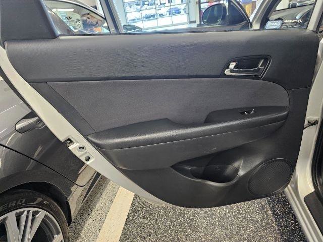 Used 2012 Hyundai Elantra w/ Preferred Pkg image 26