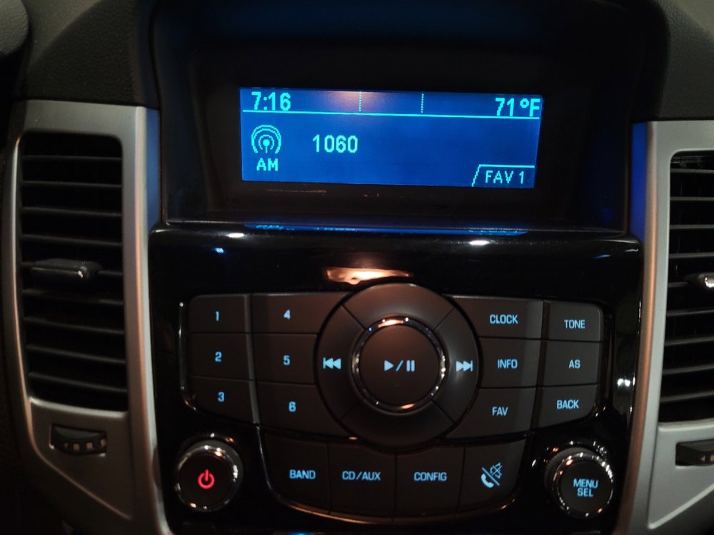 Used 2016 Chevrolet Cruze LT image 25