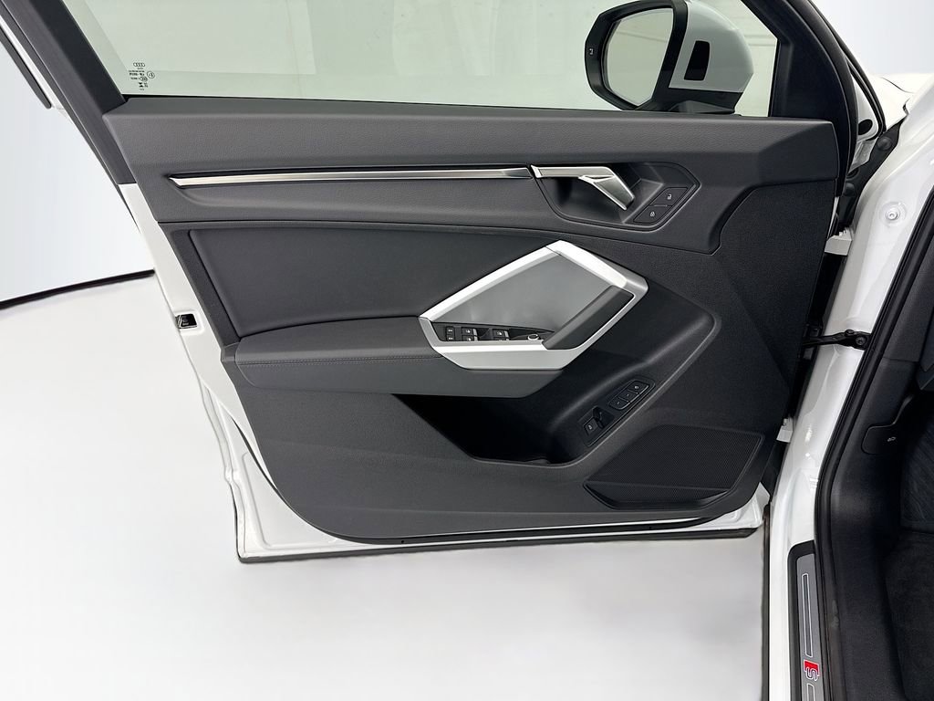 Certified 2025 Audi Q3 2.0T Premium image 22