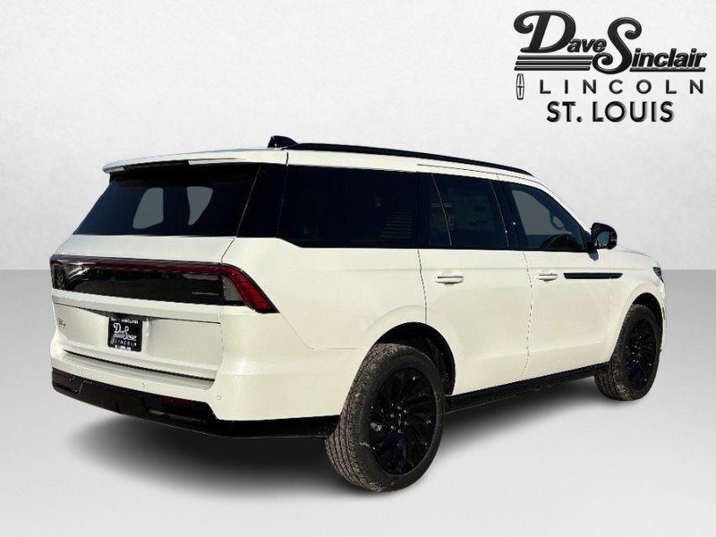 New 2025 Lincoln Navigator Reserve w/ Jet Appearance Package image 5