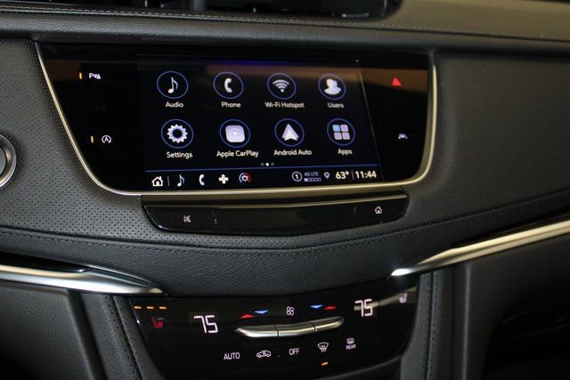 New 2025 Cadillac XT6 Luxury FWD image 16