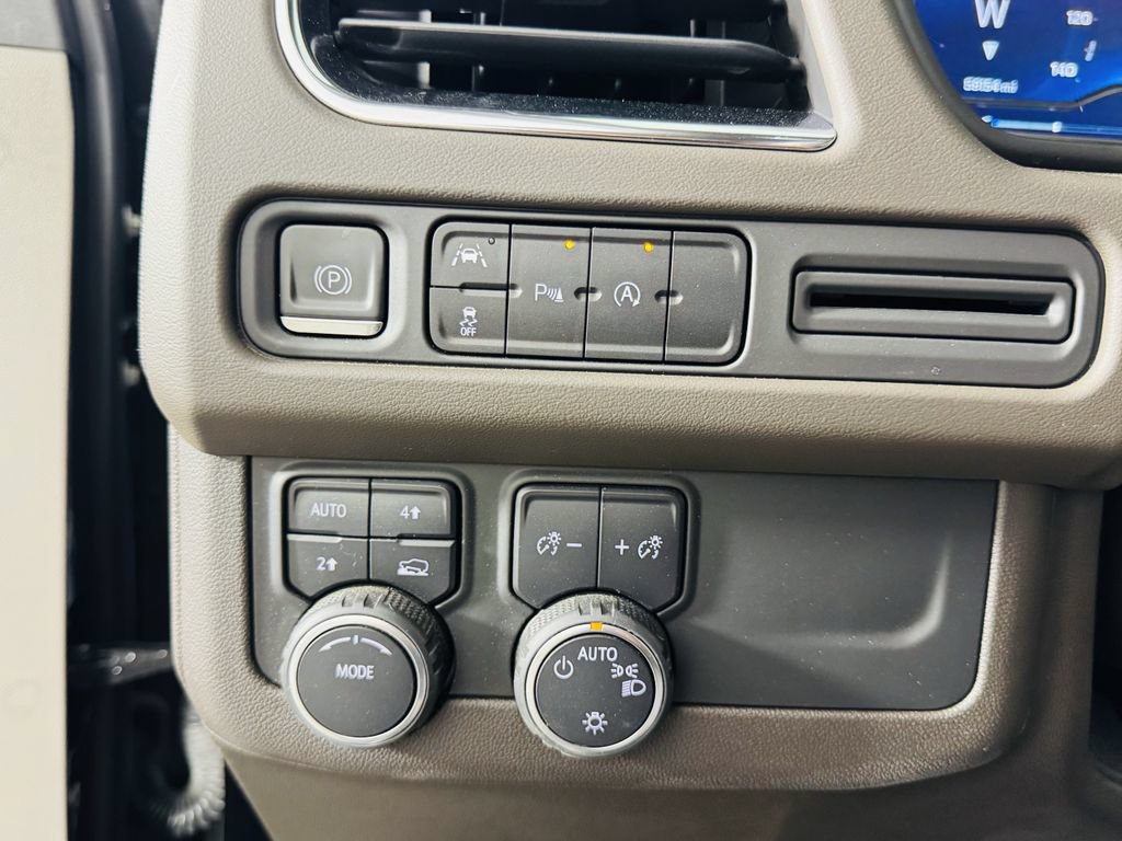 Used 2023 Chevrolet Tahoe LT AWD/4WD image 10