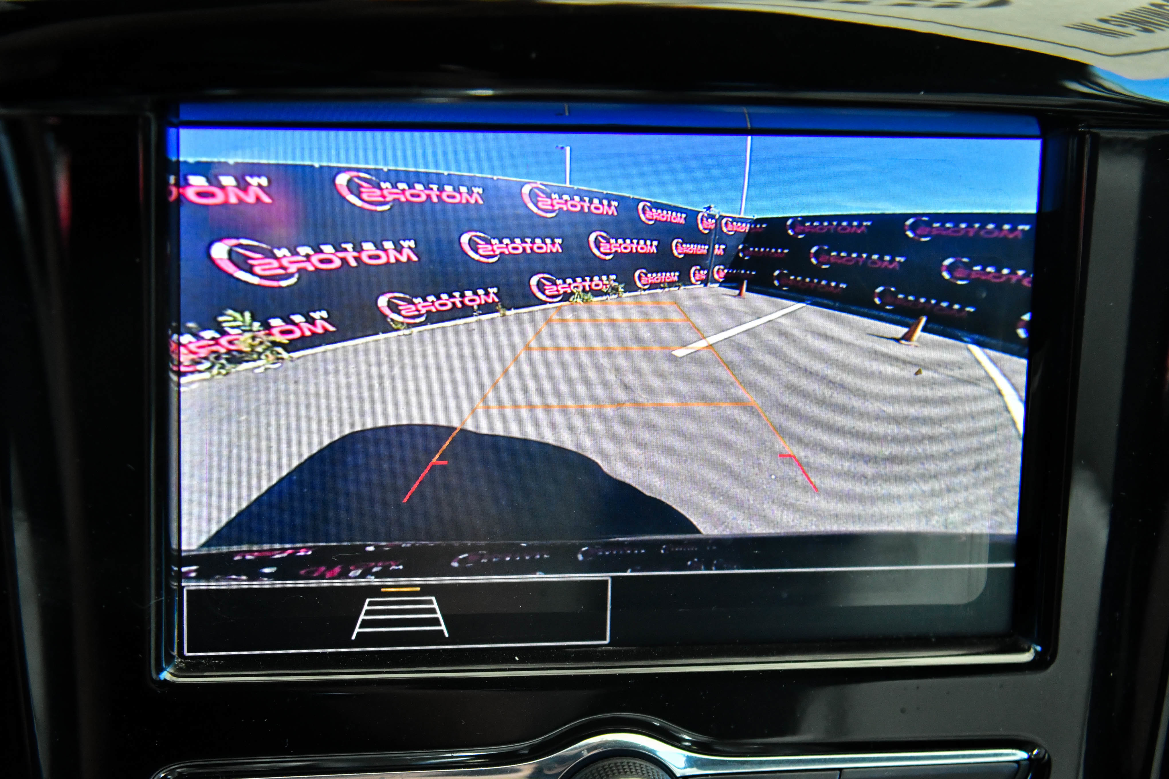 Used 2022 Chevrolet Traverse LT image 19