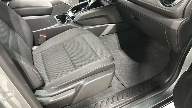 Used 2023 Chevrolet Colorado LT AWD/4WD image 31