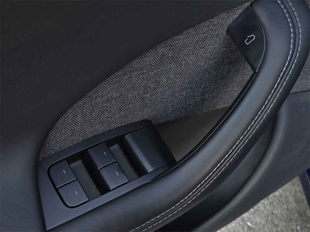 Used 2023 Tesla Model S image 11