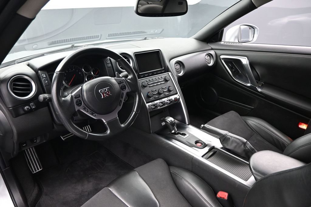Used 2011 Nissan GT-R Premium AWD/4WD image 21