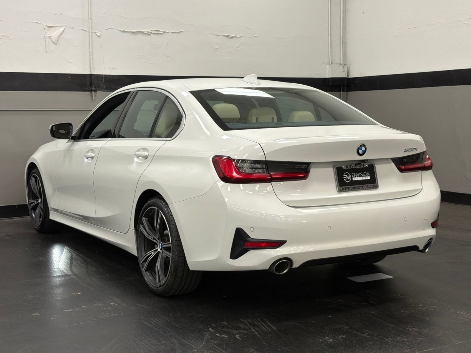 Used 2021 BMW 330i Sedan w/ Convenience Package RWD image 9