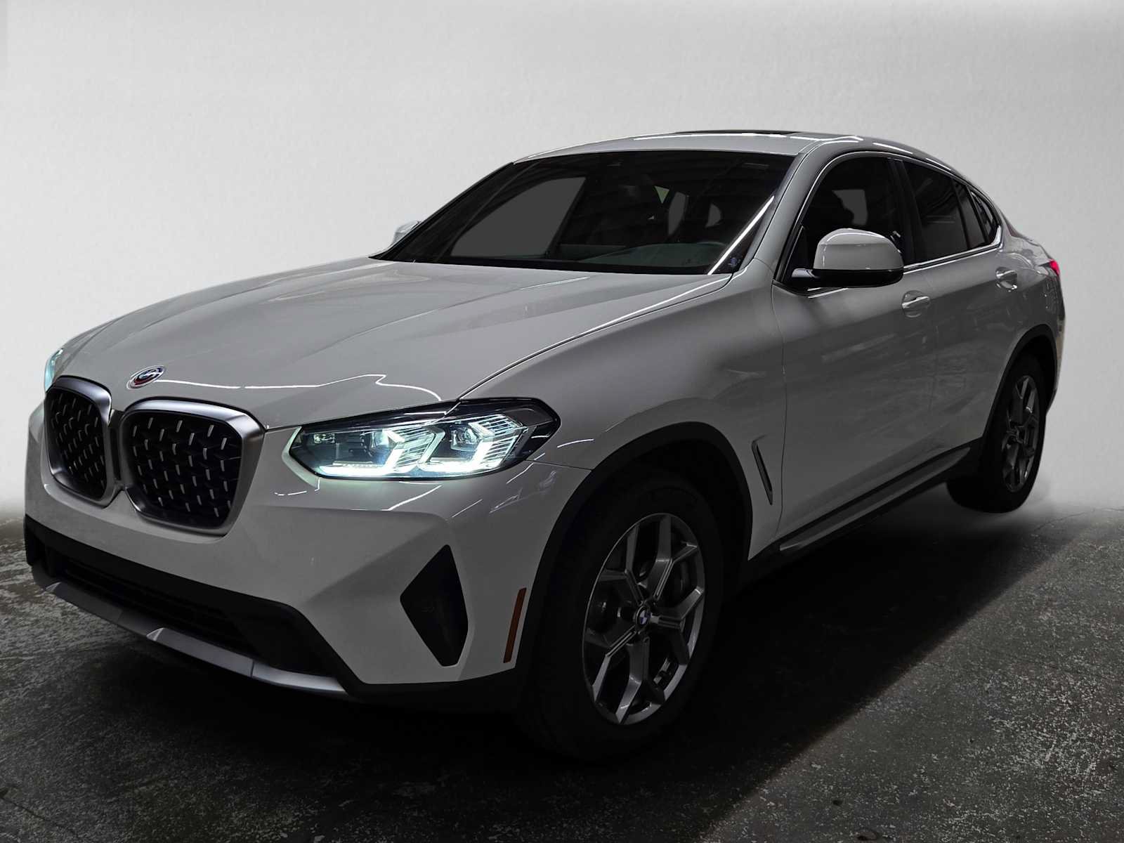 Used 2023 BMW X4 xDrive30i w/ Premium Package AWD/4WD image 7