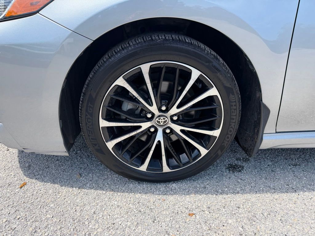 Used 2020 Toyota Camry SE image 9