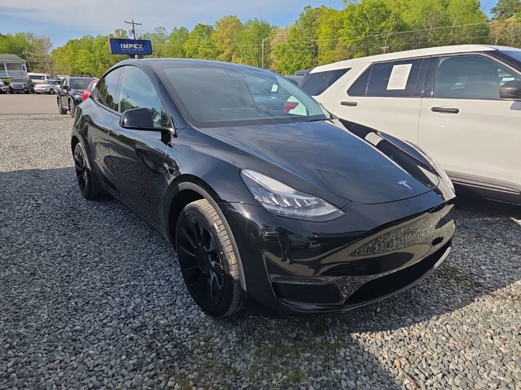 Used 2023 Tesla Model Y Long Range image 2