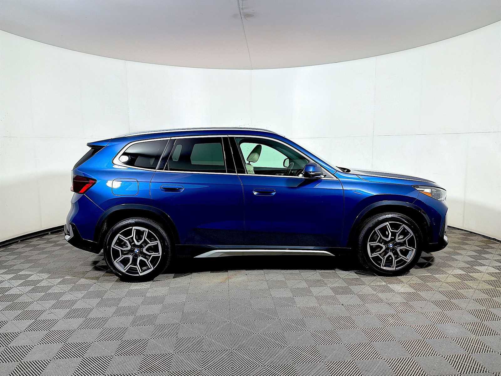 Used 2025 BMW X1 xDrive28i w/ Premium Package image 7