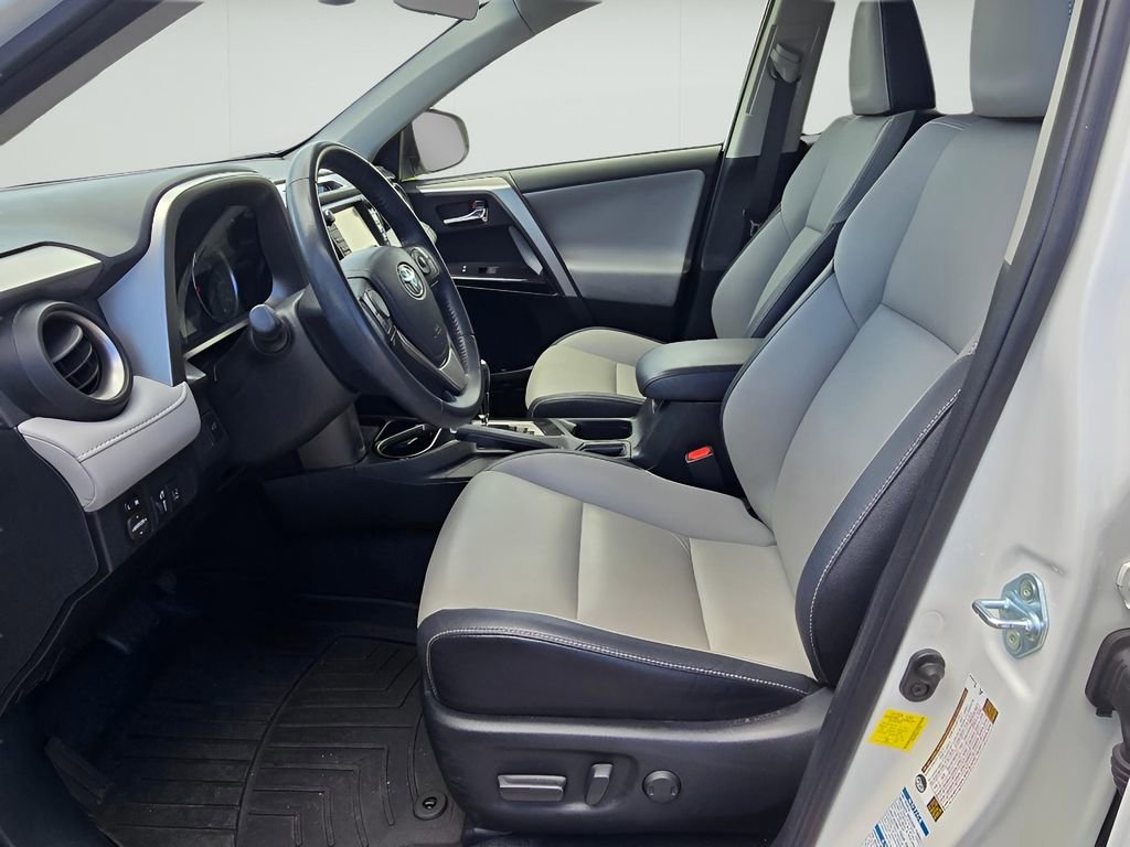 Used 2018 Toyota RAV4 Limited w/ Advanced Technology Package AWD/4WD image 9