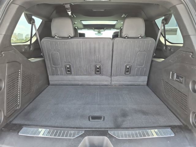 Used 2021 GMC Yukon XL Denali w/ Advanced Technology Package image 12