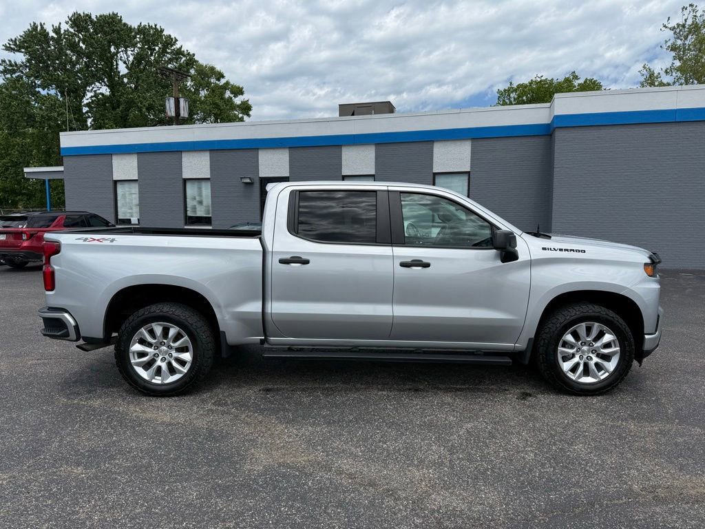 Used 2021 Chevrolet Silverado 1500 Custom w/ LPO, Dark Essentials Package AWD/4WD image 2