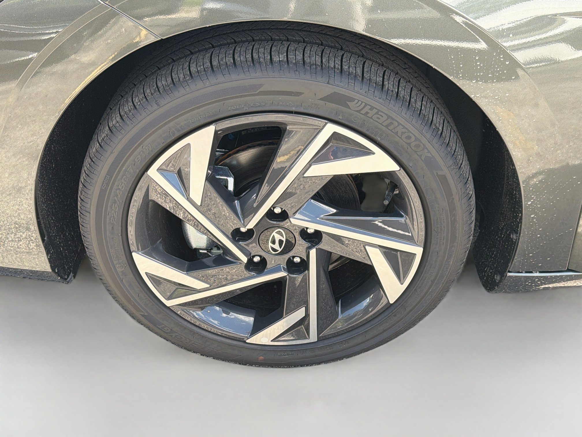 New 2026 Hyundai Elantra Limited FWD image 25