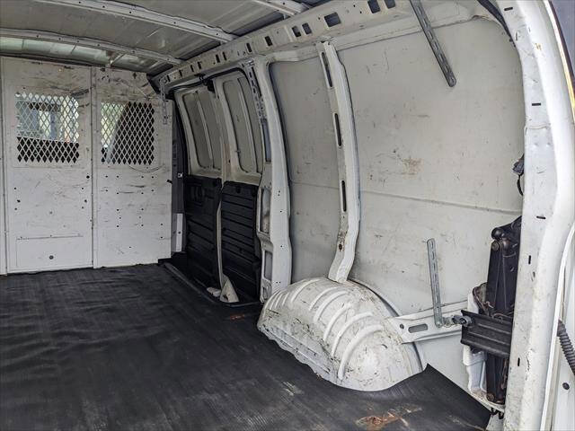 Used 2013 Chevrolet Express 1500 RWD image 13