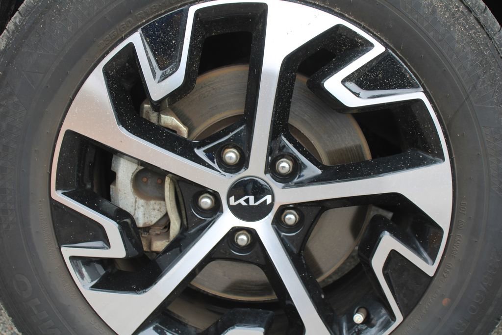 Used 2023 Kia Sportage EX image 17