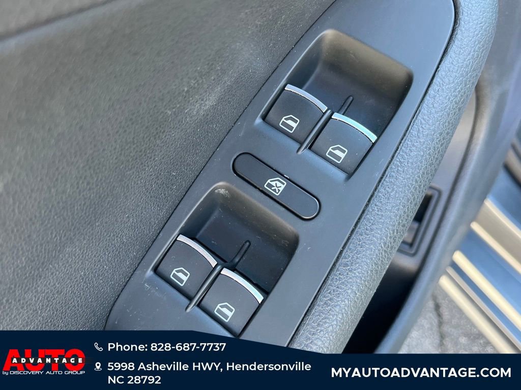 Used 2017 Volkswagen Jetta SEL image 23