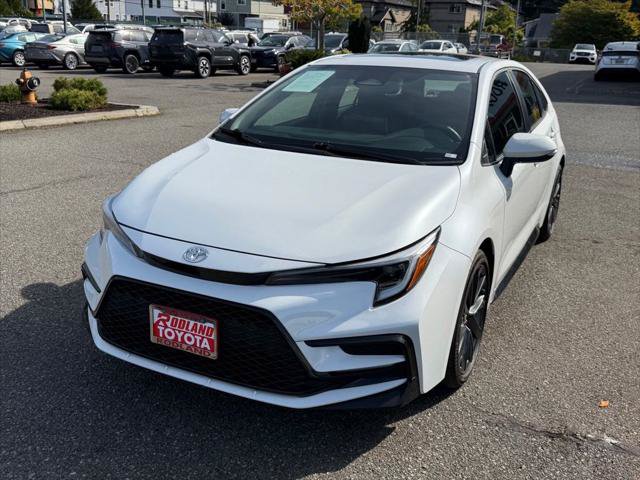 Certified 2025 Toyota Corolla SE w/ SE Premium Package FWD image 4