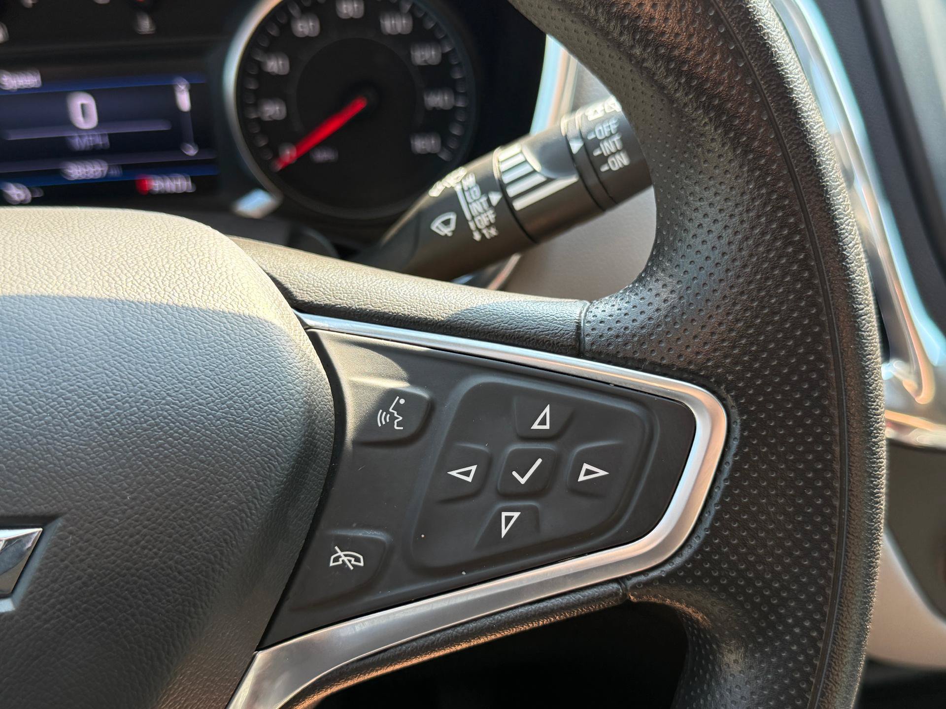 Used 2023 Chevrolet Equinox LS w/ LS Convenience Package FWD image 13