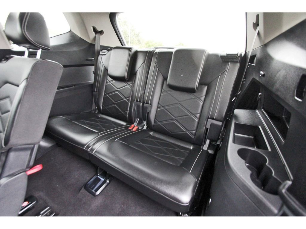 Used 2024 Volkswagen Atlas SE w/ Black Wheel Package image 15