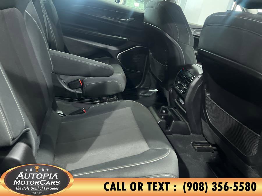 Used 2022 Jeep Grand Cherokee L Laredo w/ Luxury Tech Group I AWD/4WD image 15