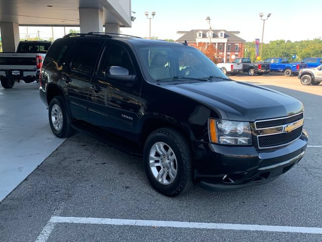 Used 2013 Chevrolet Tahoe LT w/ Luxury Package RWD image 3