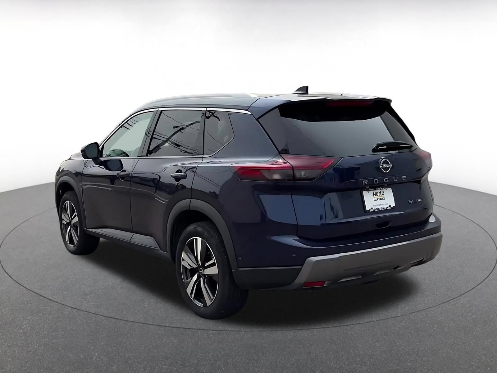 Used 2026 Nissan Rogue SL AWD/4WD image 12