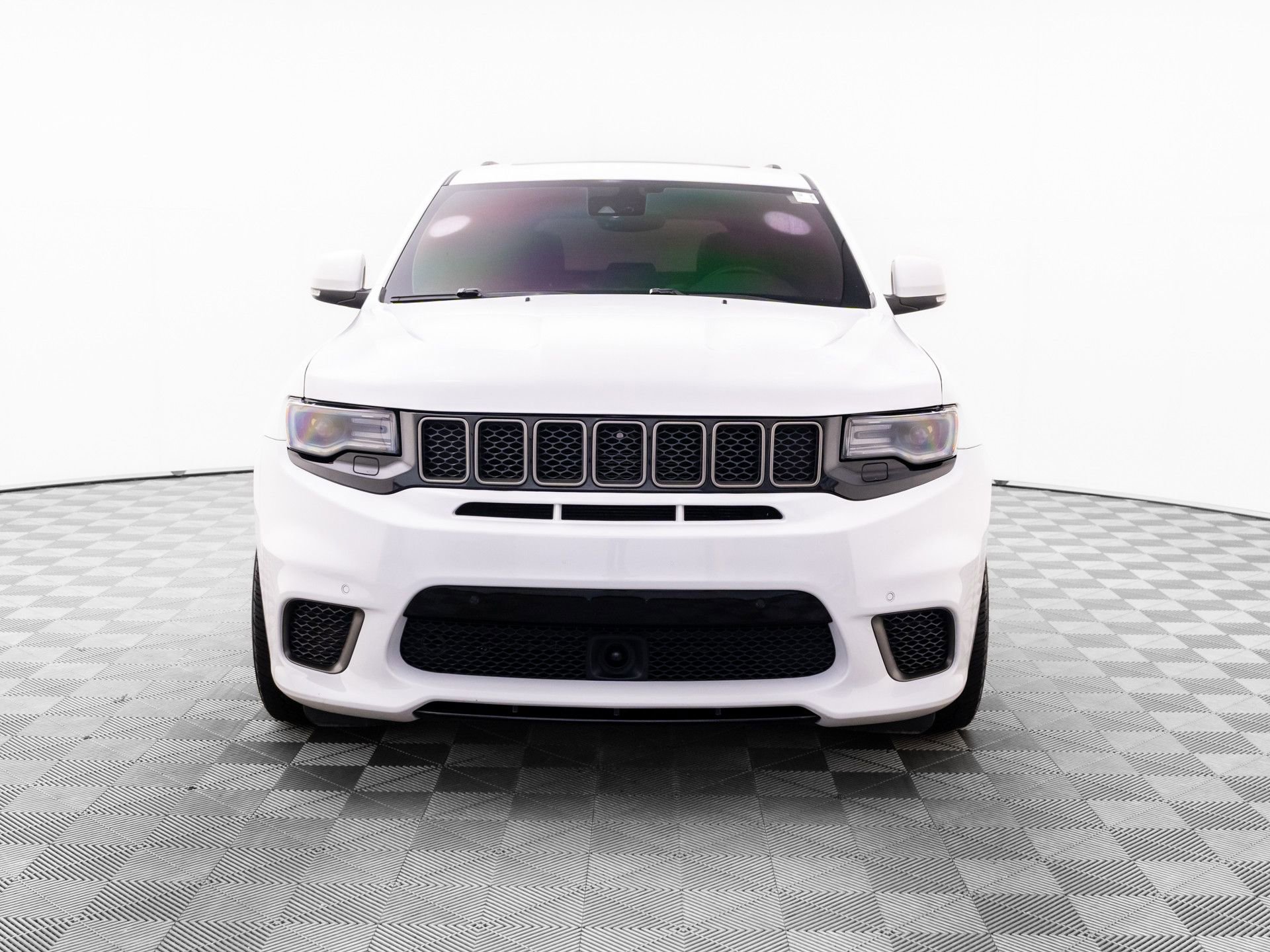 Used 2018 Jeep Grand Cherokee Trackhawk AWD/4WD image 10