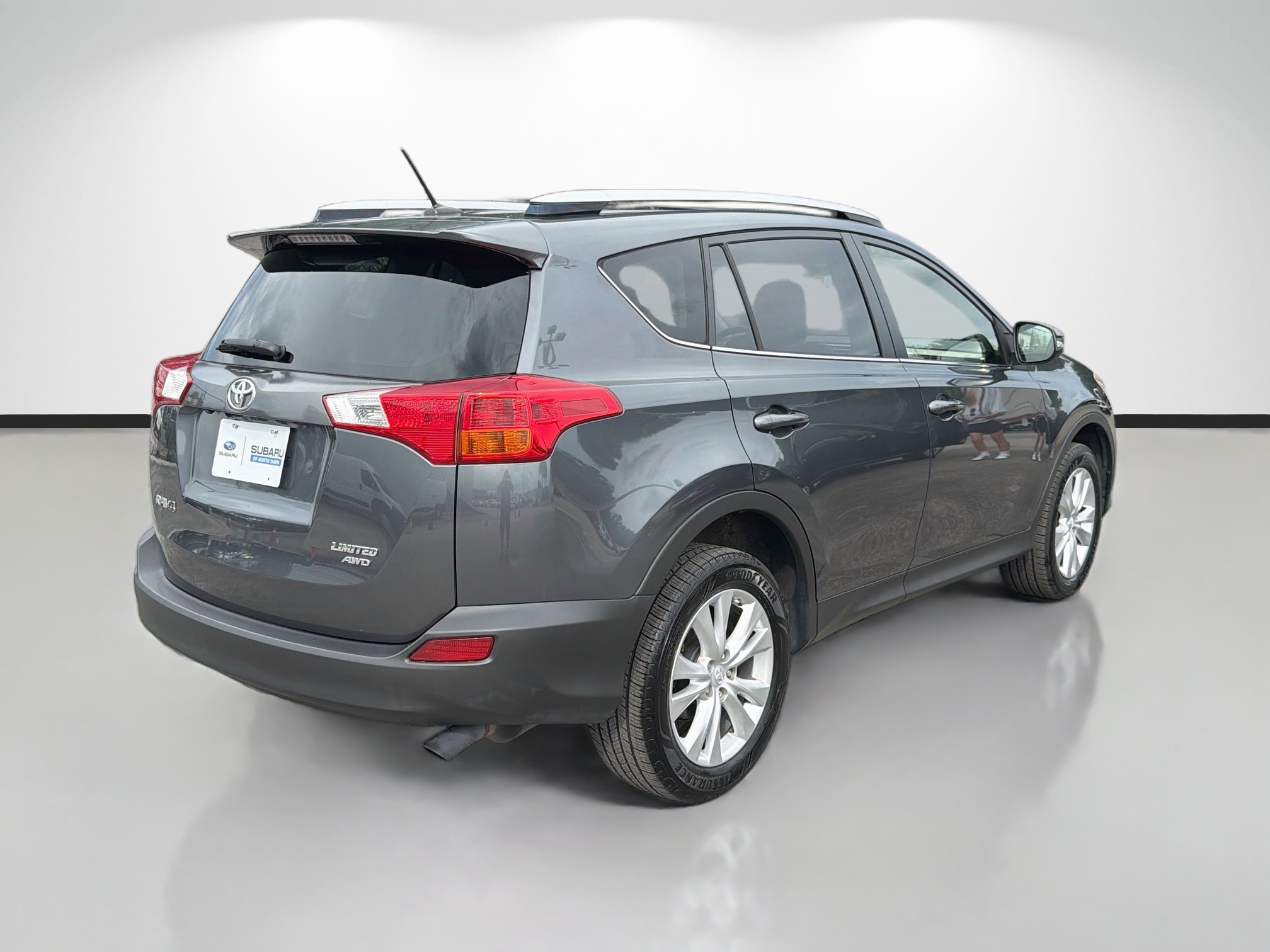 Used 2015 Toyota RAV4 Limited AWD/4WD image 3