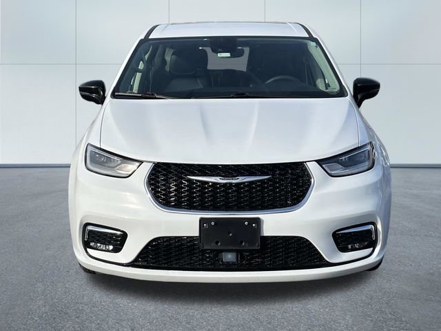 Used 2024 Chrysler Pacifica Limited FWD image 12