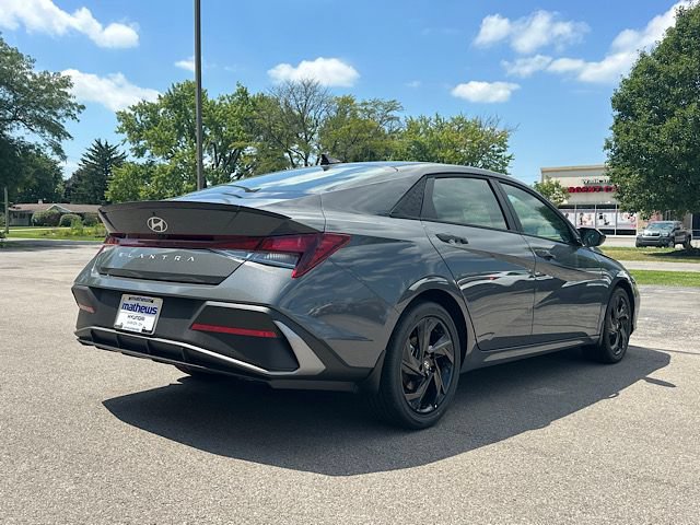 New 2026 Hyundai Elantra SEL Sport FWD image 5