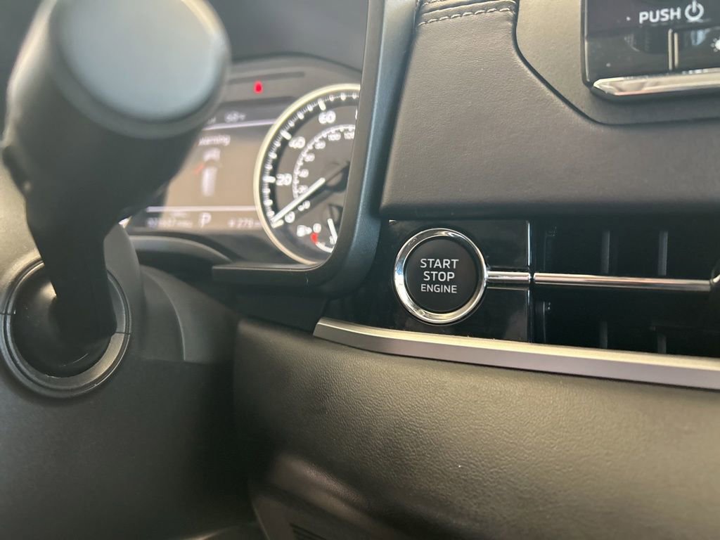 Used 2023 Mitsubishi Outlander ES image 43