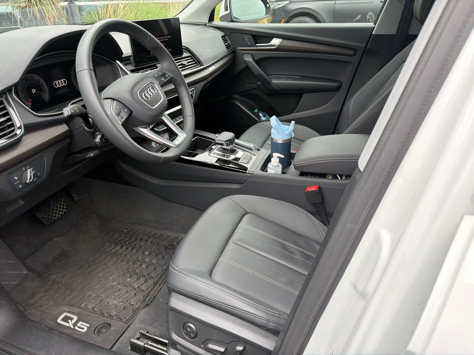 Used 2025 Audi Q5 2.0T Premium w/ Convenience Plus Package AWD/4WD image 6
