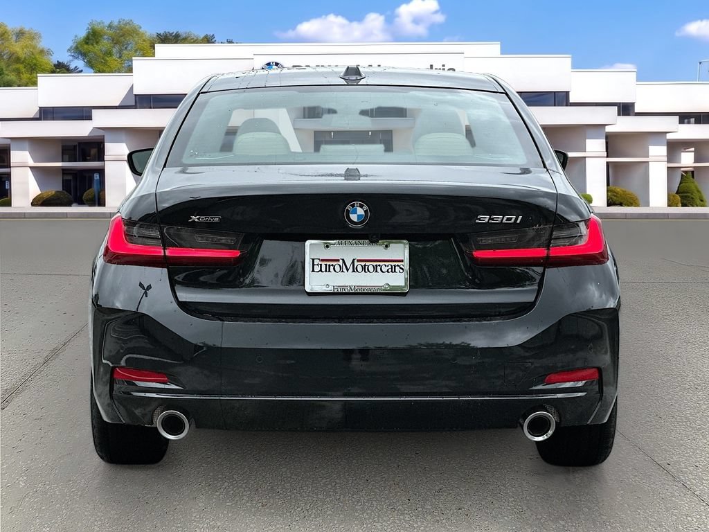 Used 2026 BMW 330i xDrive Sedan w/ Premium Package AWD/4WD image 6