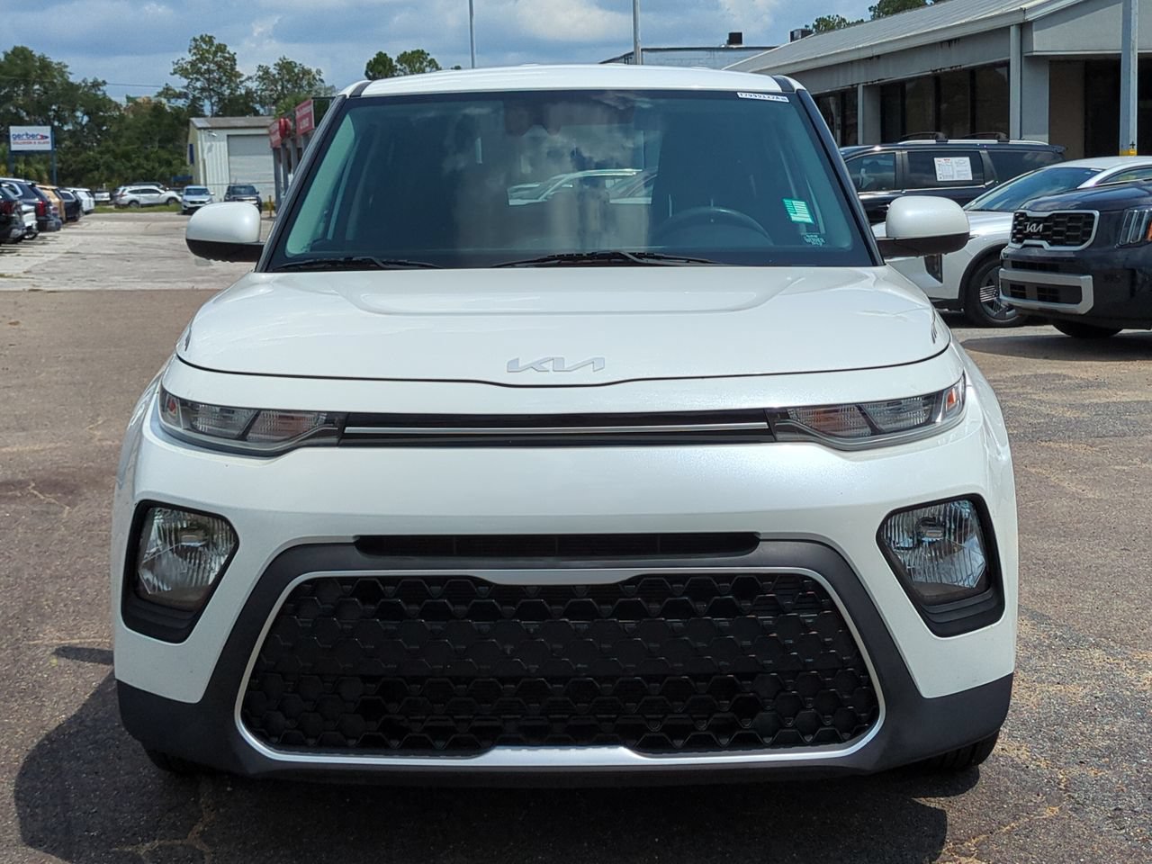 Certified 2022 Kia Soul LX w/ Technology Package FWD image 9