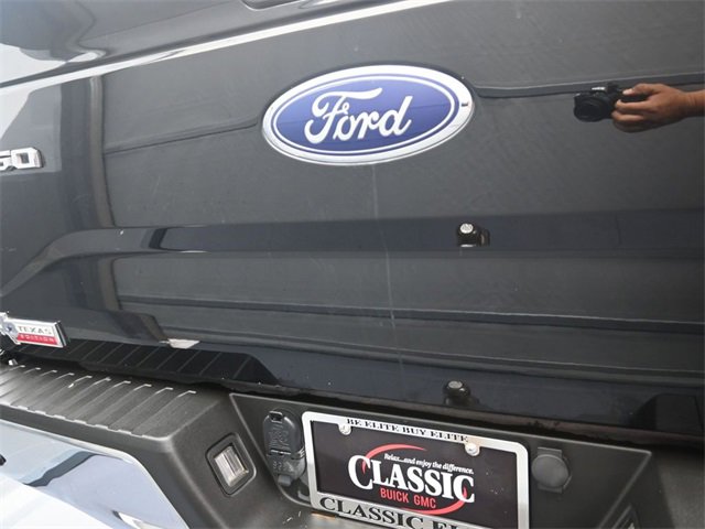 Used 2017 Ford F150 XLT w/ Equipment Group 302A Luxury image 18