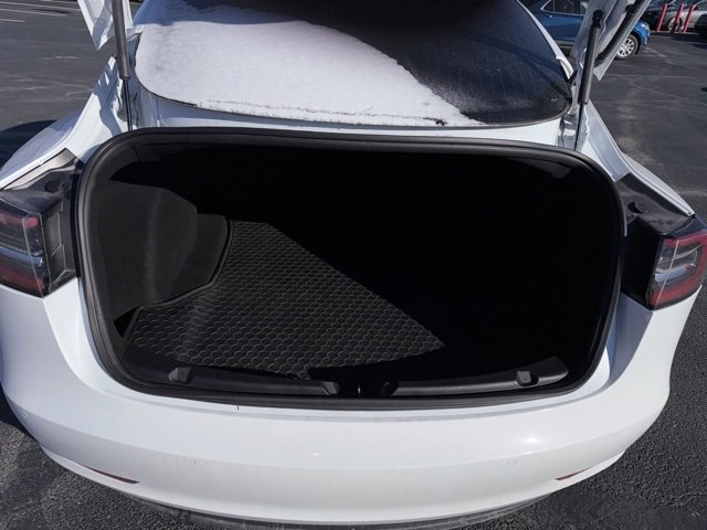 Used 2019 Tesla Model 3 Standard Range image 8