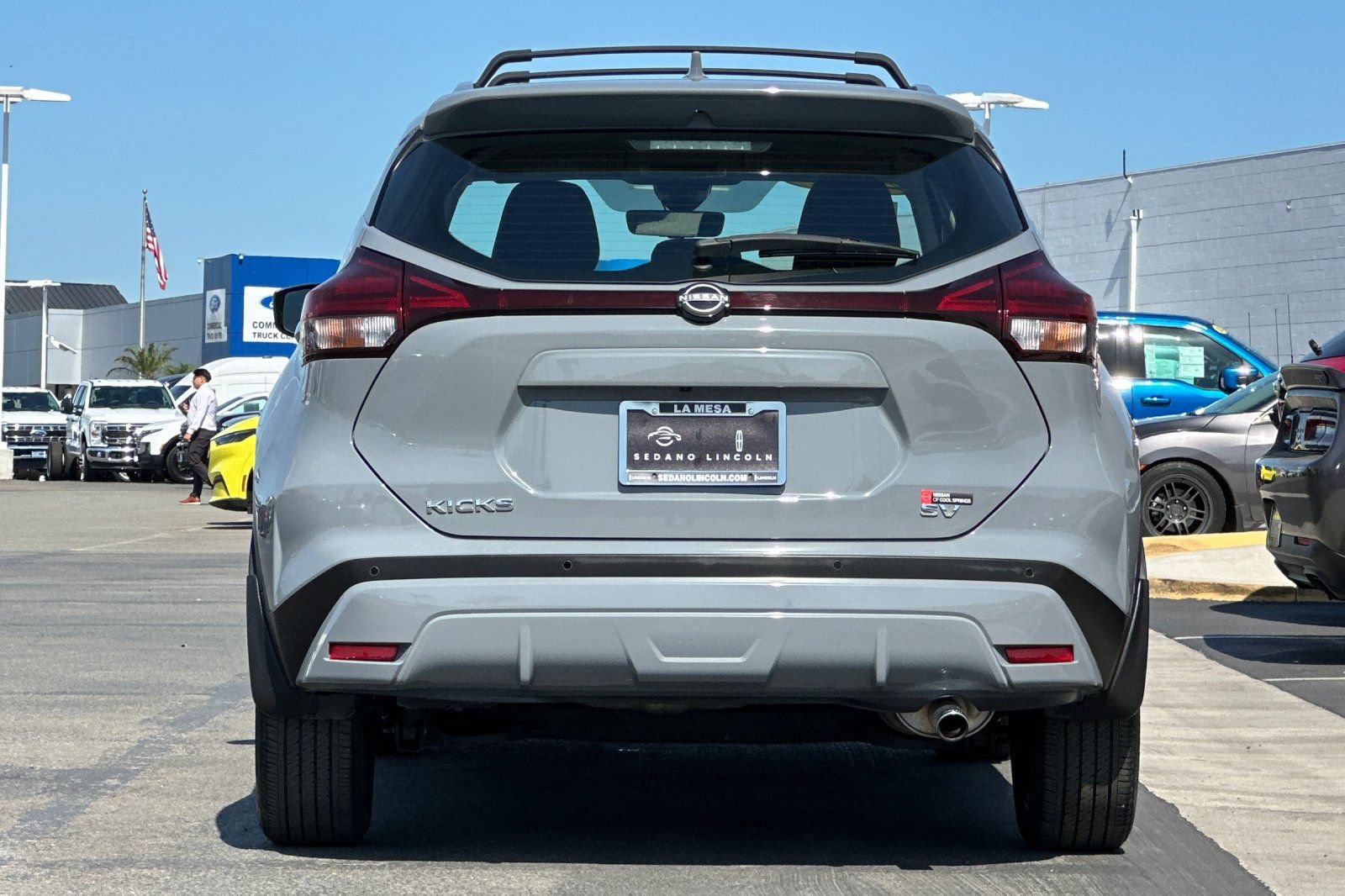 Used 2022 Nissan Kicks SV w/ Interior Electronics Package FWD image 4