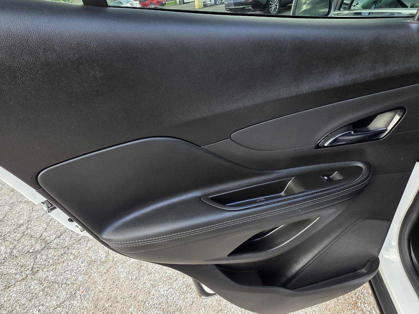 Used 2020 Buick Encore Preferred FWD image 32