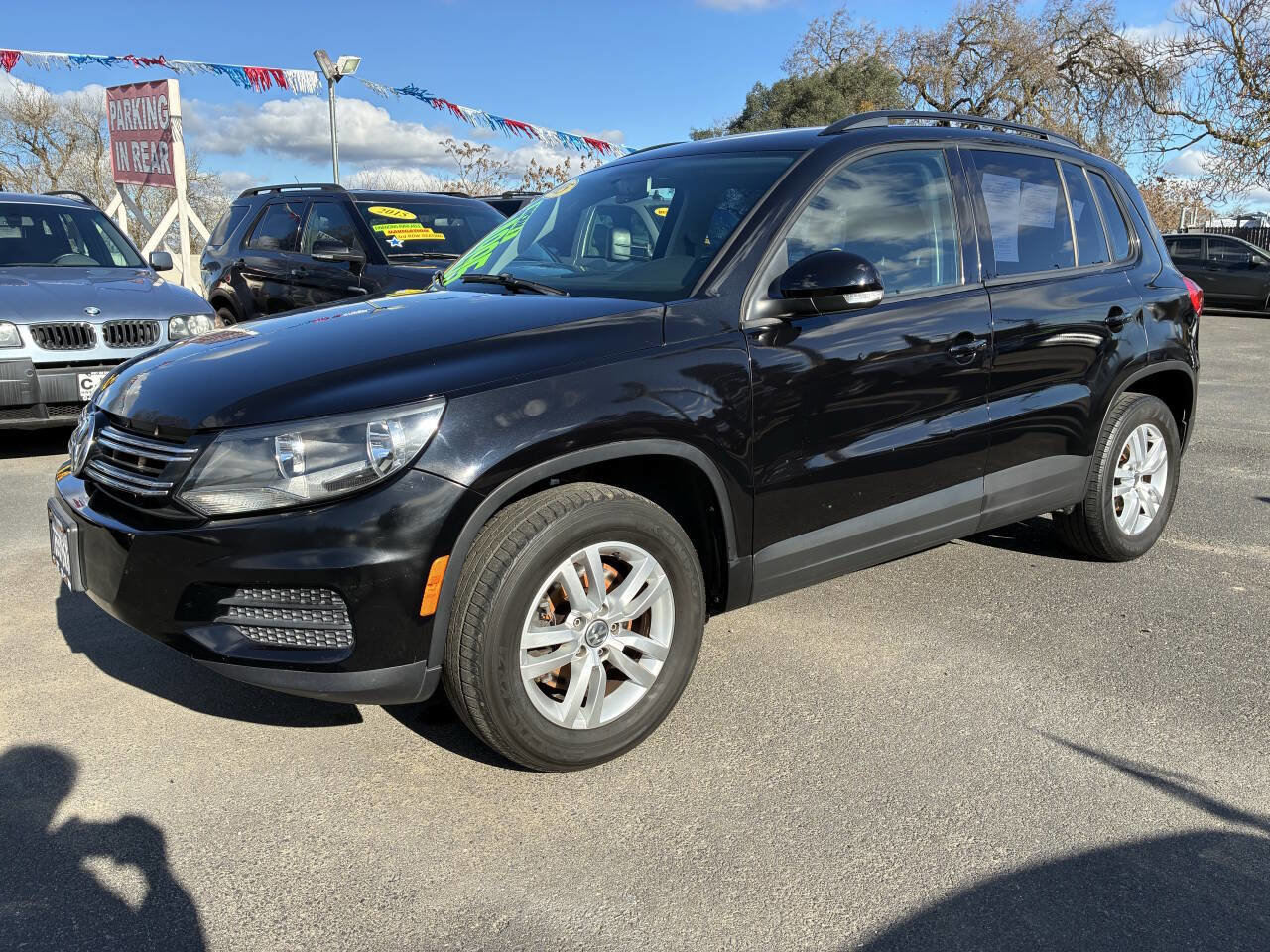 Used 2015 Volkswagen Tiguan S image 1