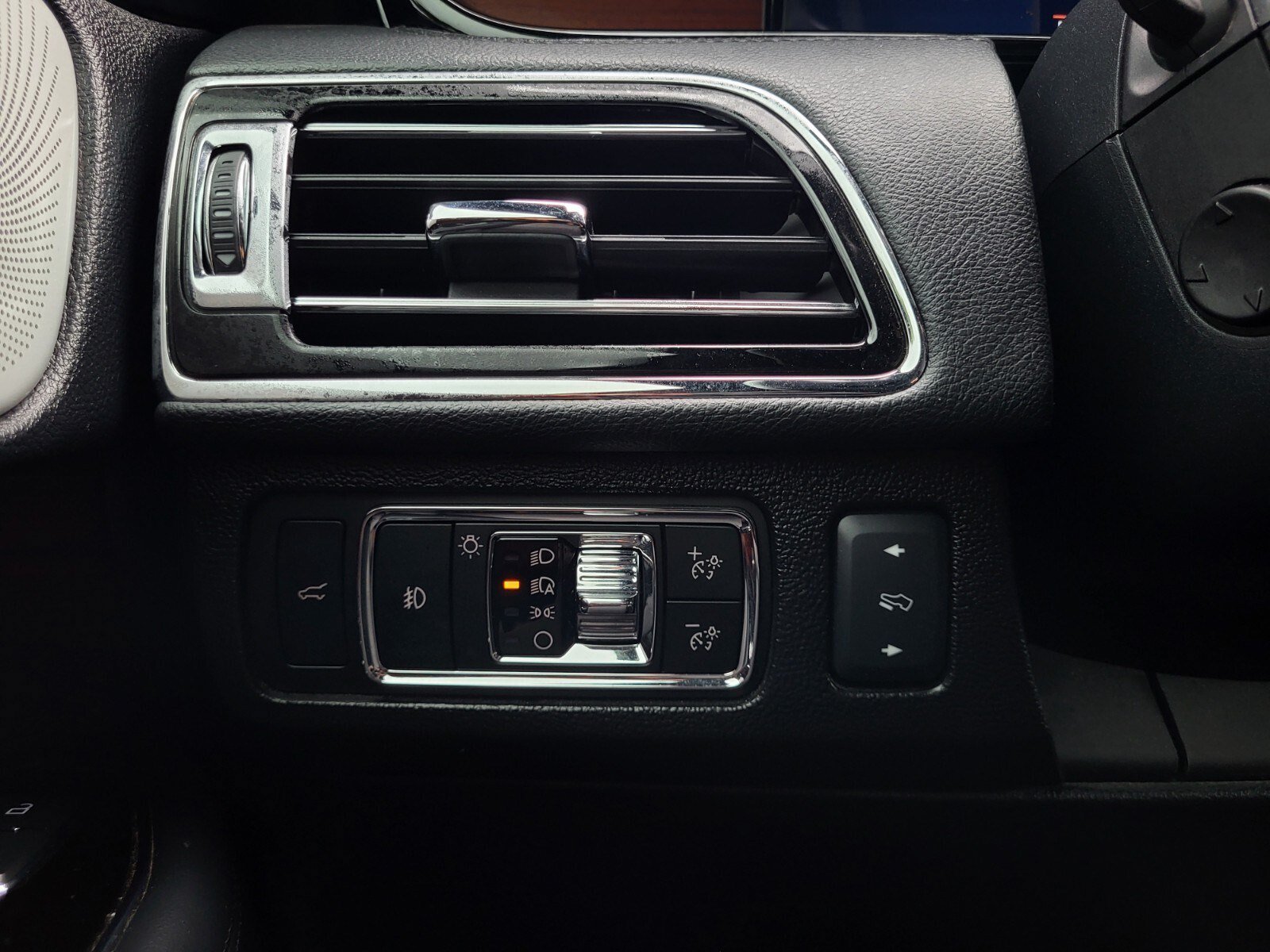 Used 2024 Lincoln Navigator Reserve AWD/4WD image 29