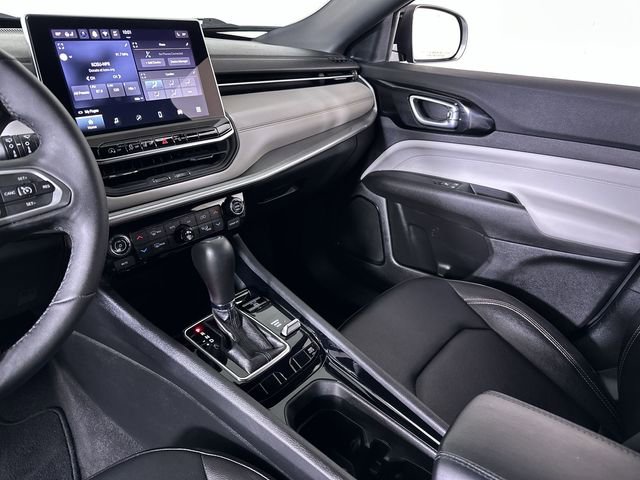 Used 2024 Jeep Compass Limited image 36